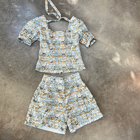 ANTONIO MELANI Other - Antonio Melani Orchard fruit Set top & shorts size 6